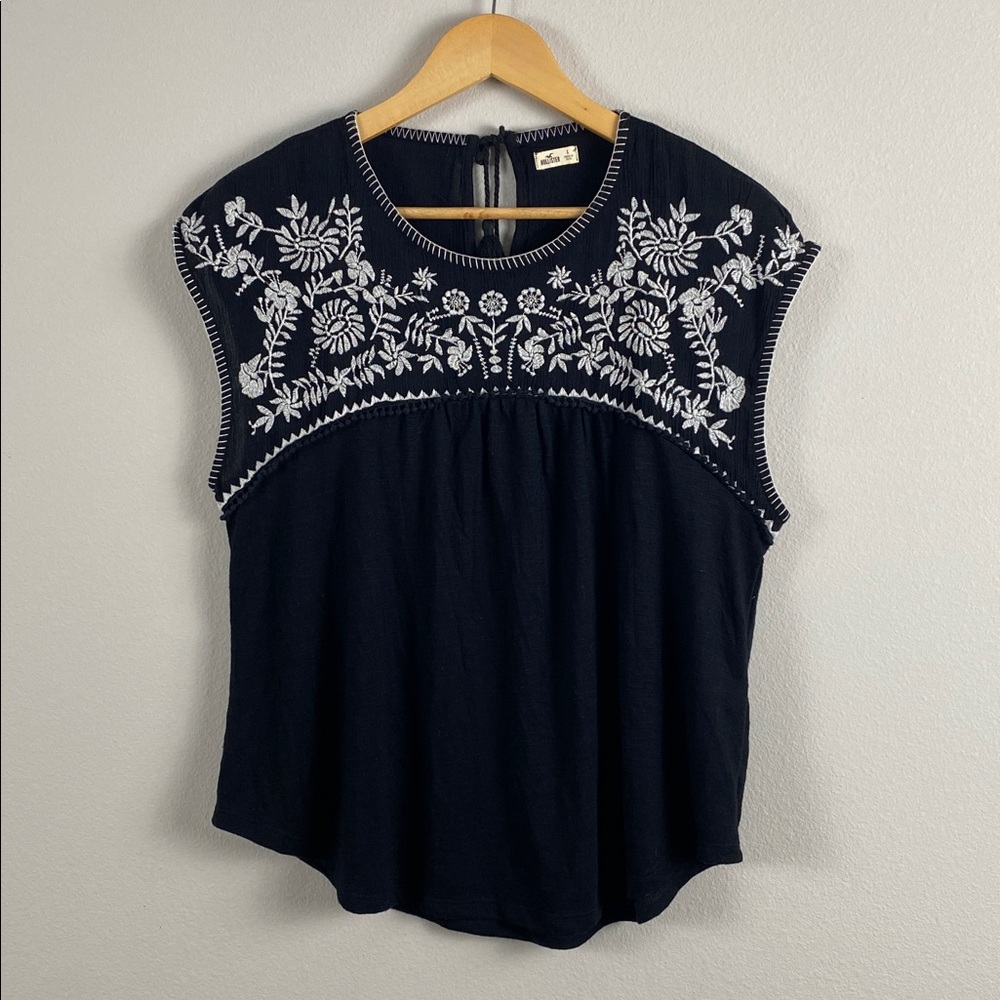 Hollister Floral Embroidery Baby Doll Top | Sleeveless, Semi Sheer | Black/White